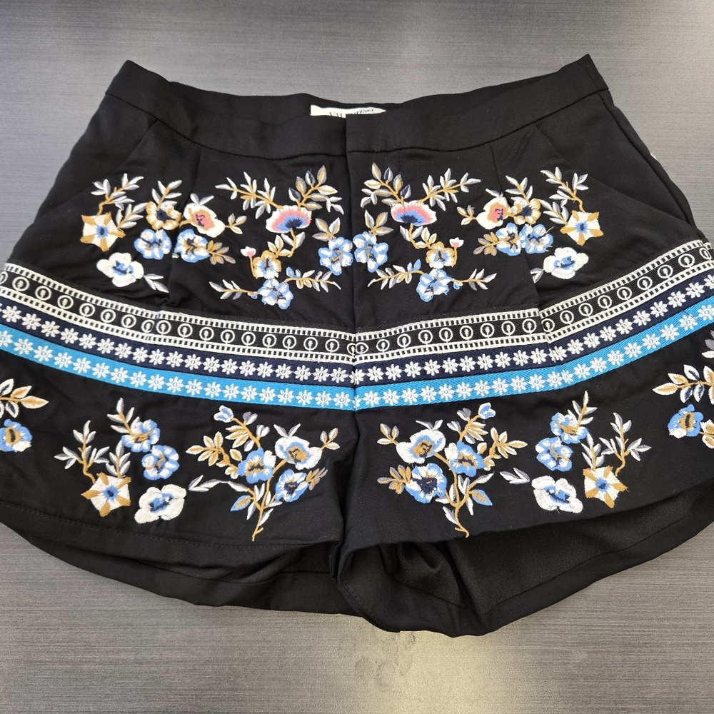 Elegant Black Floral Embroidered Women's Shorts